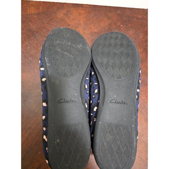 Clarks Women's Slip-On Knit Leopard Print Shoes Navy & Cream Size 11 - Picture 8 of 10